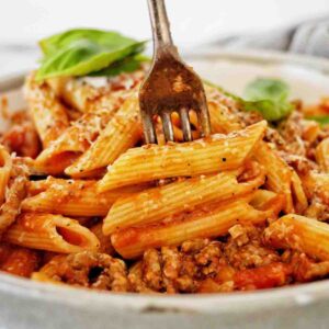 PENNE BOLOGNESE