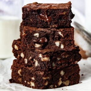 WALNUT CHOCOLATE BROWNIE